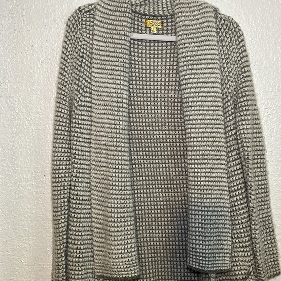 Vera Wang Princess silver and white long cardigan very soft material size large - Picture 2 of 9